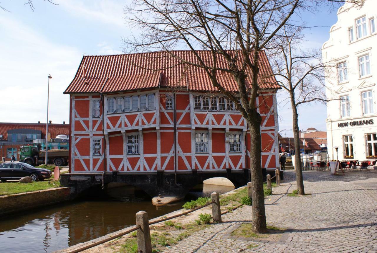 Stadtvilla Bruegemann Mit Terrasse & Parkplatz - Abc136 By AbcWißmar Dış mekan fotoğraf