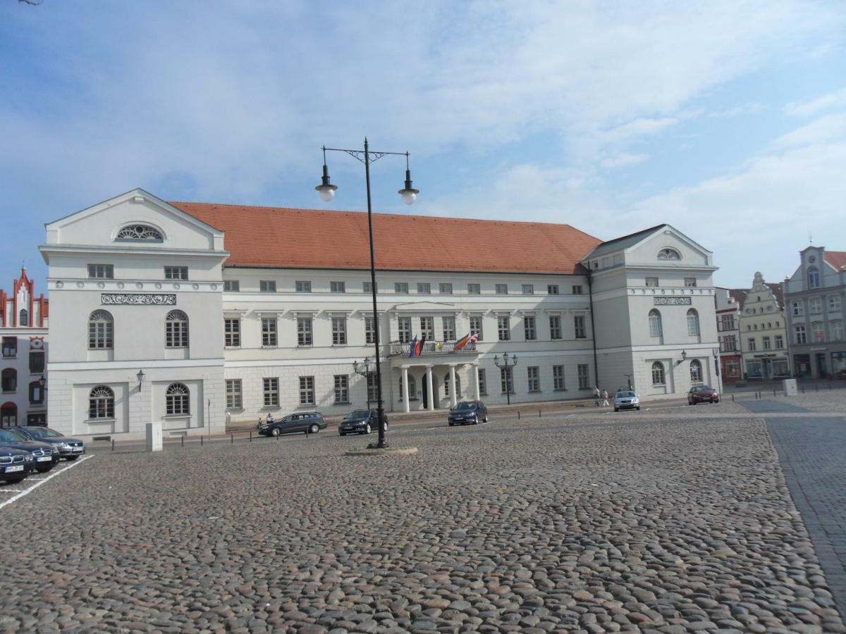 Stadtvilla Bruegemann Mit Terrasse & Parkplatz - Abc136 By AbcWißmar Dış mekan fotoğraf